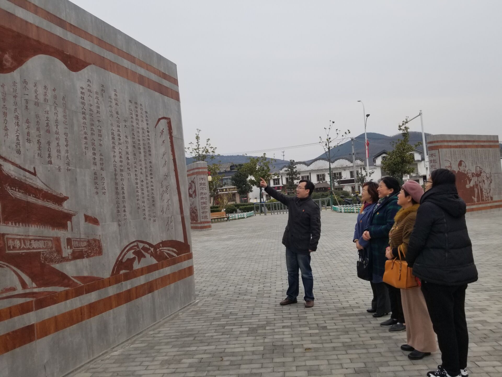 機關(guān)第二、七黨支部開展“不忘初心、牢記使命” 主題教育學(xué)習(xí)參觀活動