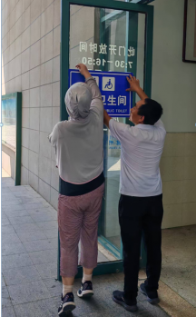 為做好各項活動順利進(jìn)行，后勤管理處工作人員積極做好服務(wù)保障工作